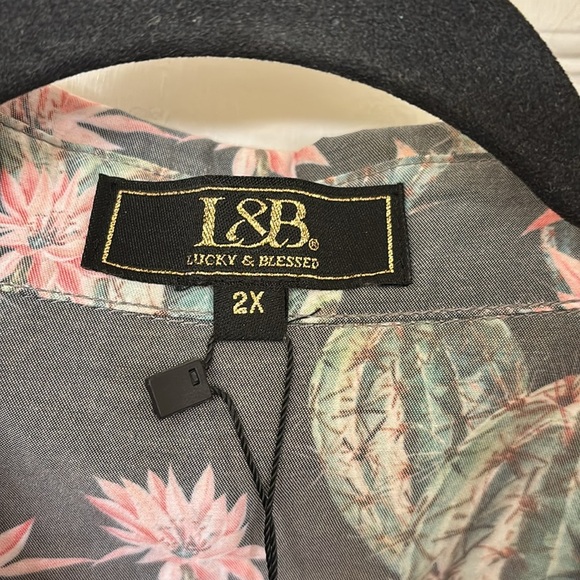 LUCKY & BLESSED Floral Cactus Fringed Bottom Down Top NWT Size 2X - Picture 5 of 7